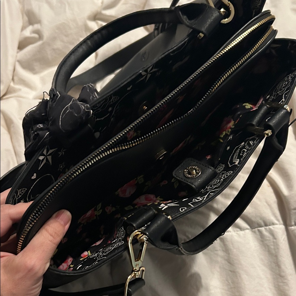 Betsey Johnson skull Tote Bag with Scarf Accent - Picture 6 of 6